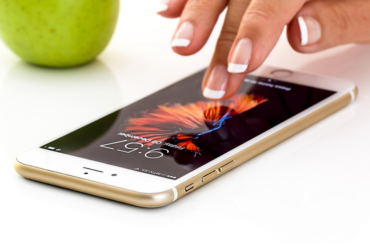 Using a smartphone for contactless transit payment in Japan